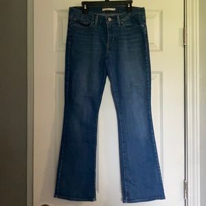 Women’s Levi jeans